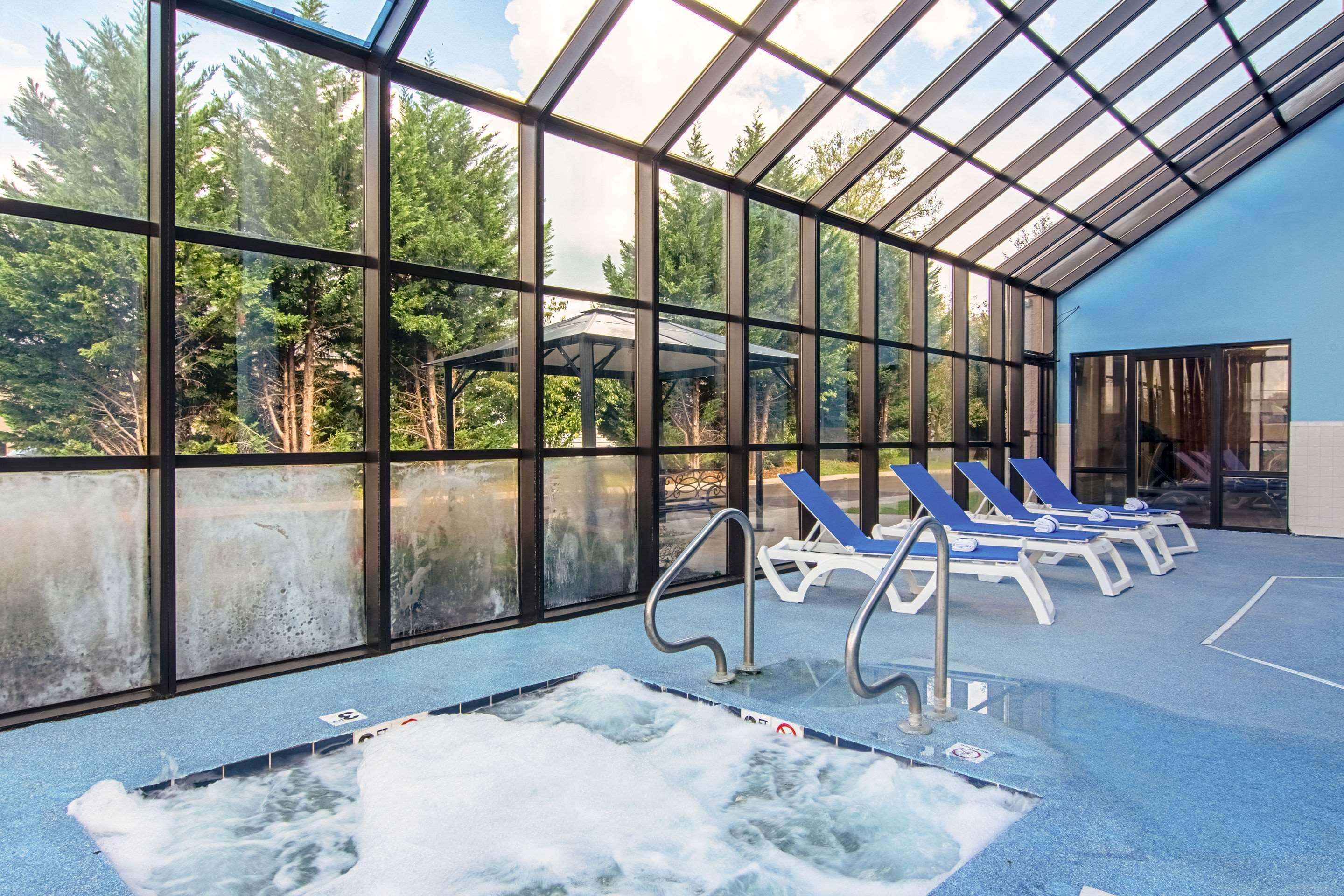 Comfort Suites Knoxville Airport Алкоа Экстерьер фото